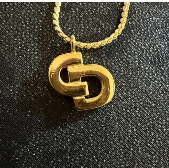 Dior Gold Interlocking Necklace - Picture 2 of 11